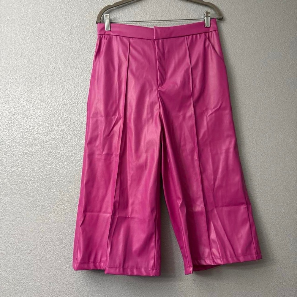 Women's Pink Faux Leather Wide Leg Short  Pants with Pockets